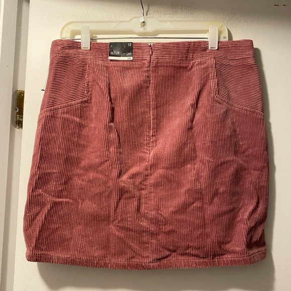 ⚫️ New A.N.A. Corduroy mini skirt size 12 rose color side zipper - Picture 4 of 6